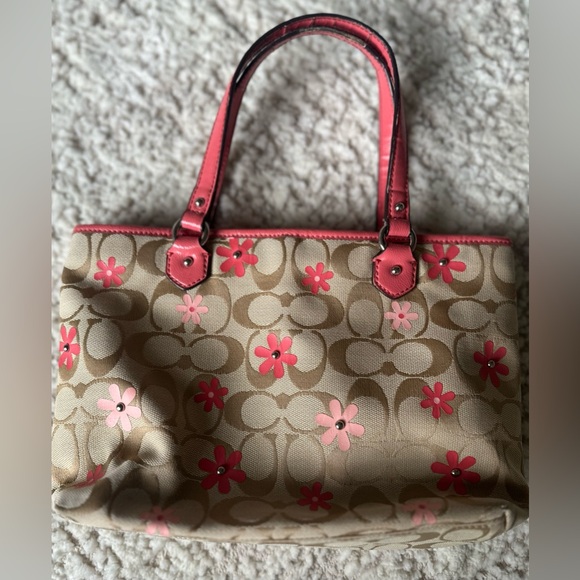 Coach | Mini Tote Bag | Pink Floral 🌺🌸 - Picture 2 of 13